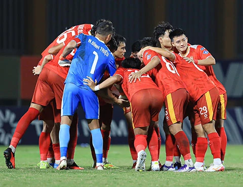Các cầu thủ CAND trong trận hòa Hưng Yên.
