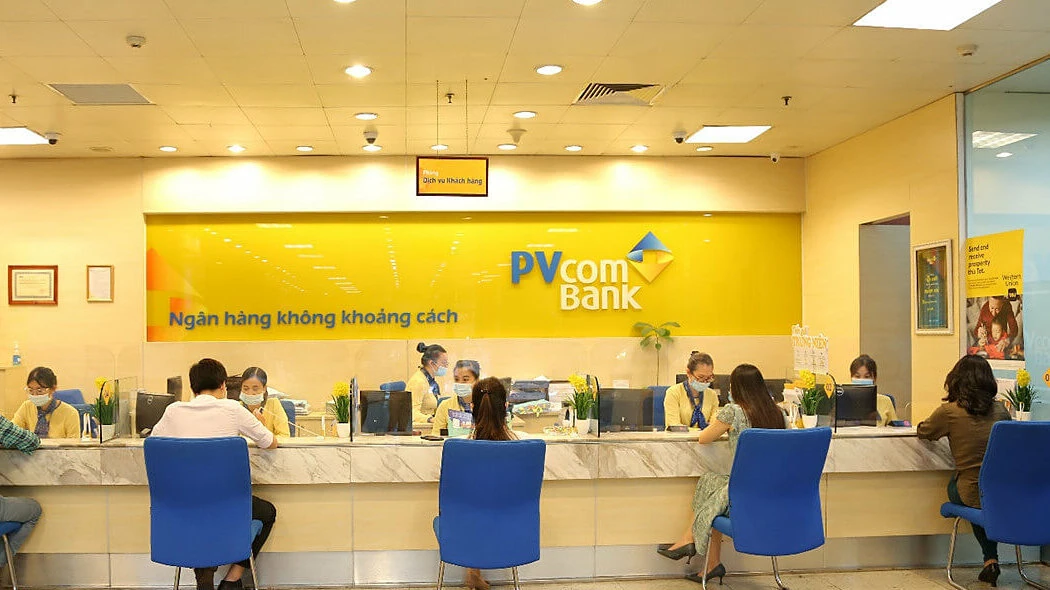 PVcomBank in the photograph used by the report.