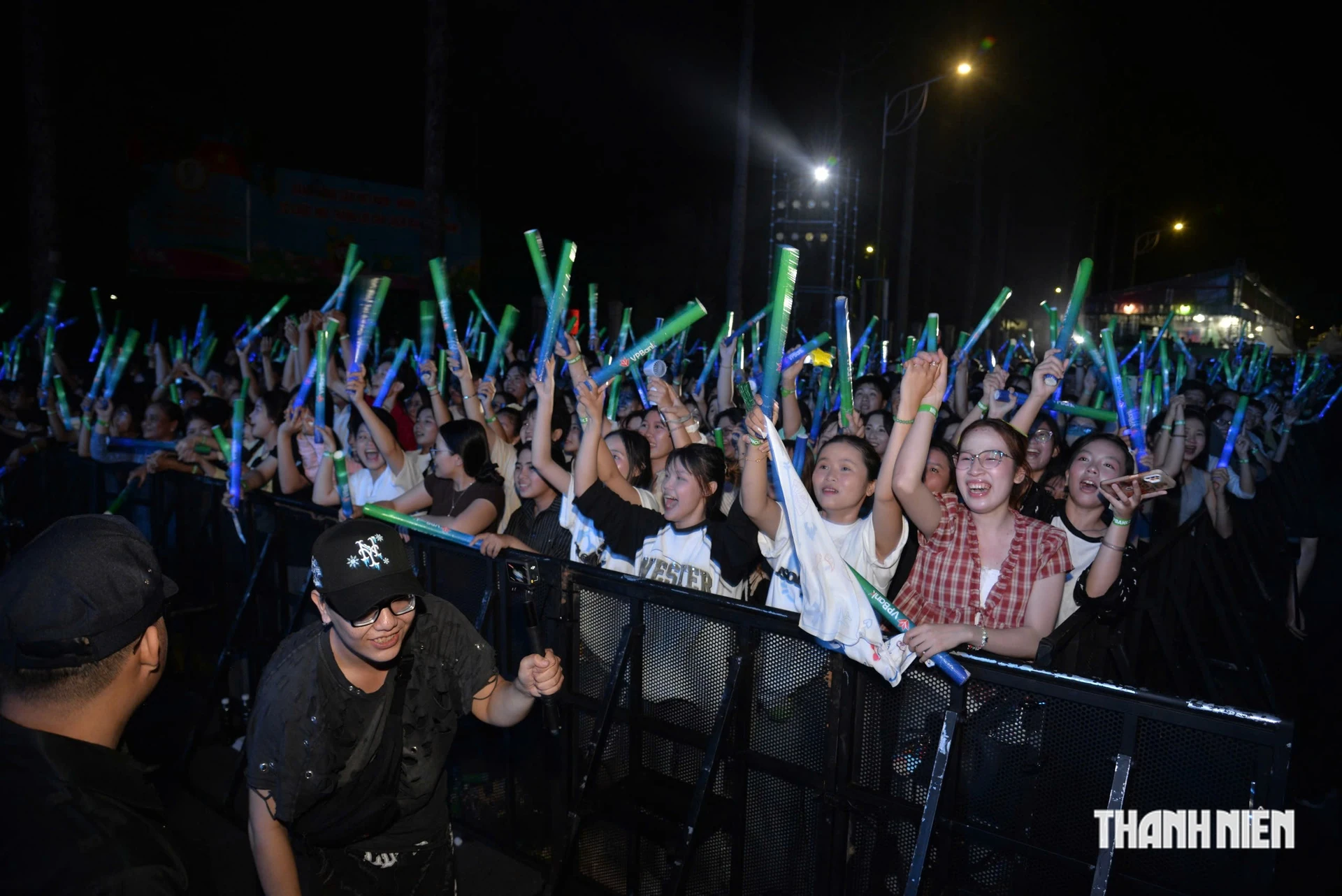Khán giả dự lễ khai mạc VPBank Đất Sen Hồng Music Marathon 2026.