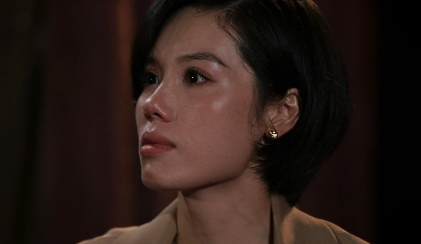 Trâm Anh trong một cảnh Bóng ma nhà hát.