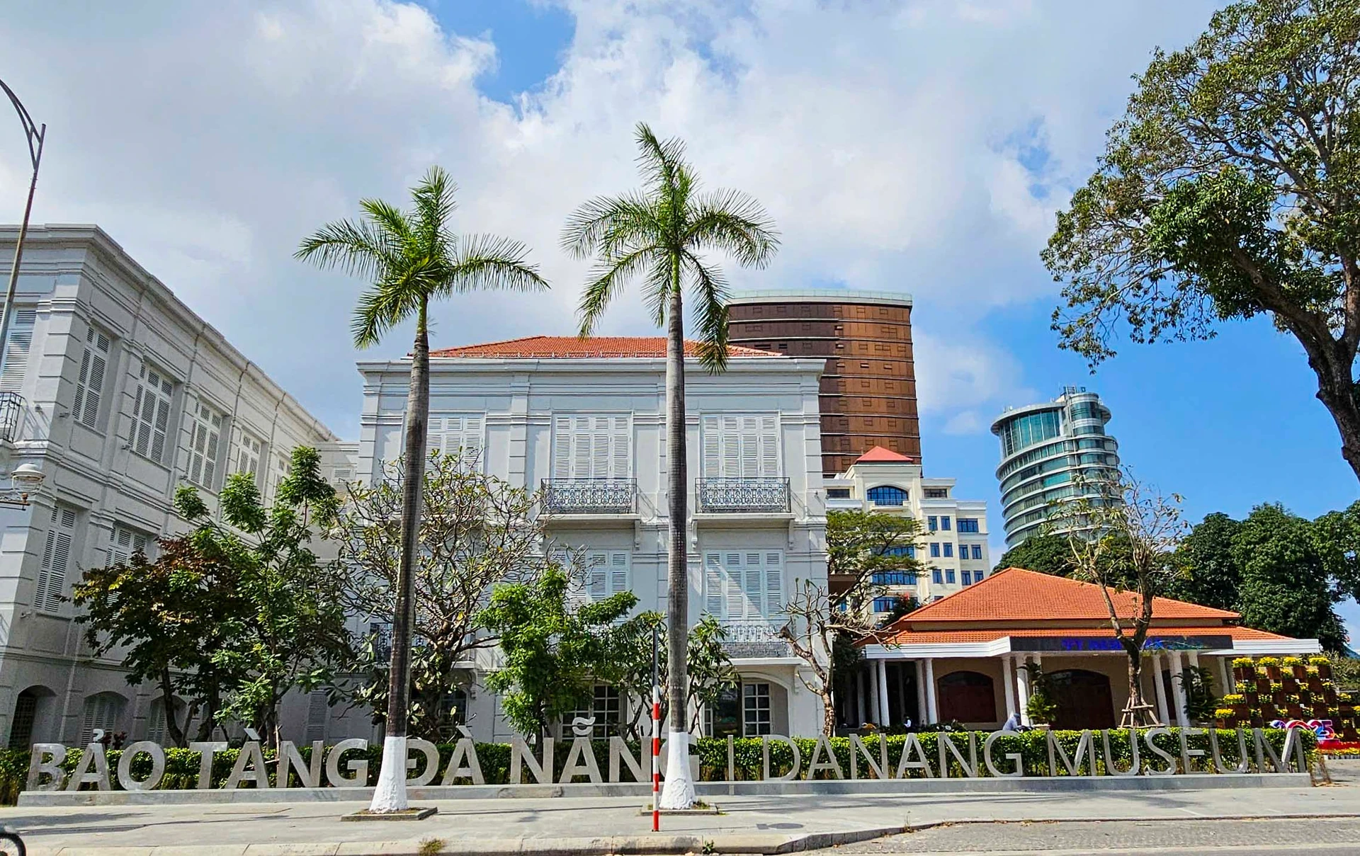 Mặt ngoài Bảo tàng Đà Nẵng trong ảnh minh họa thông tin hợp nhất đơn vị quản lý di sản.
