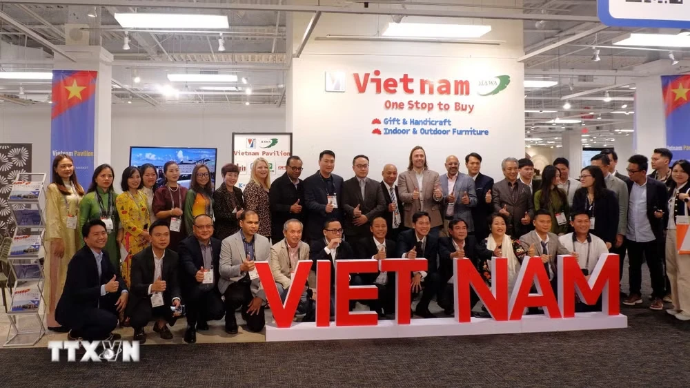 The Vietnamese delegation at the Vietnam pavilion at High Point Market. Photo: Thanh Tuan/VNA.