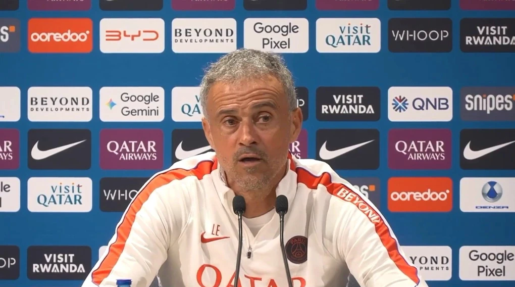 Luis Enrique họp báo tại PSG Campus ngày 16/10/2026.
