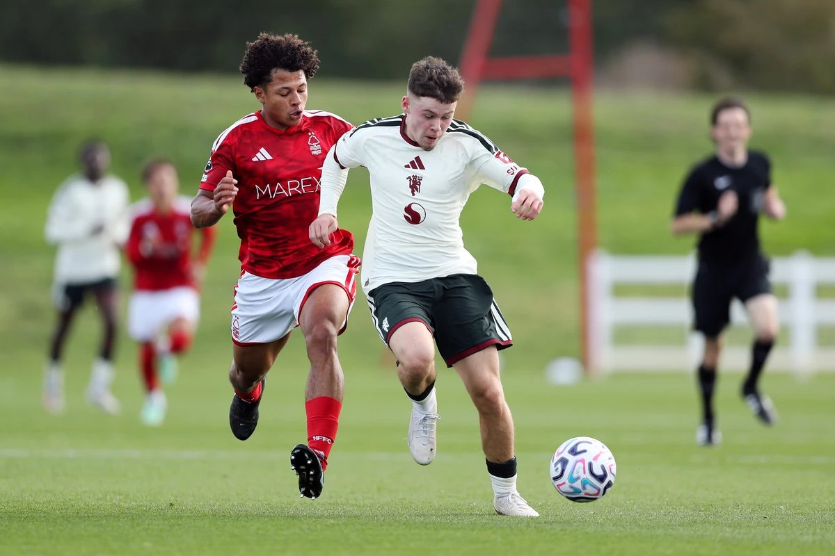 Manchester United U18 gặp Nottingham Forest U18.