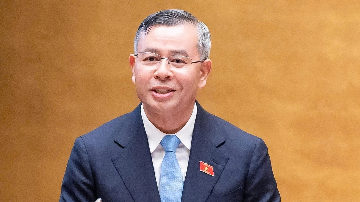 Bộ trưởng Ngô Văn Tuấn tại phiên họp Quốc hội ngày 17/10/2026.