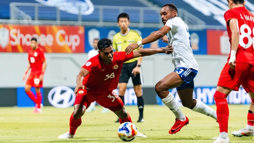 Cầu thủ Công an Hà Nội tranh bóng với Lion City Sailors trong trận Shopee Cup ngày 8/10/2026.