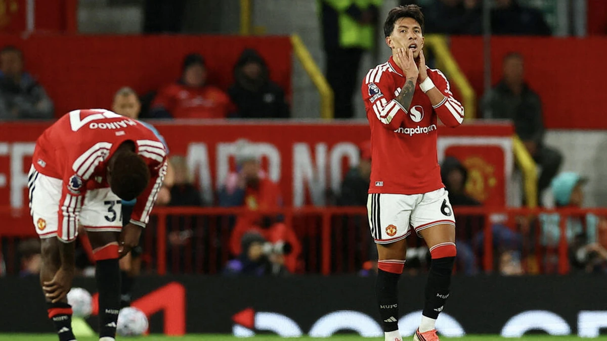 Lisandro Martinez during Manchester United against Tottenham on October 10, 2026.