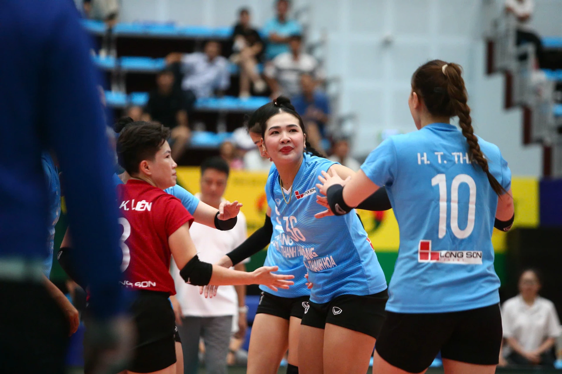 Sasipaporn trong màu áo XMLS Thanh Hóa. Ảnh: Đức Phong.