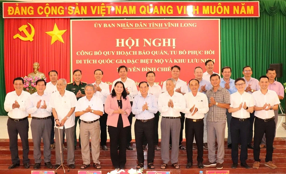 Đại biểu dự hội nghị công bố quy hoạch khu lưu niệm Nguyễn Đình Chiểu ngày 17/10/2026.