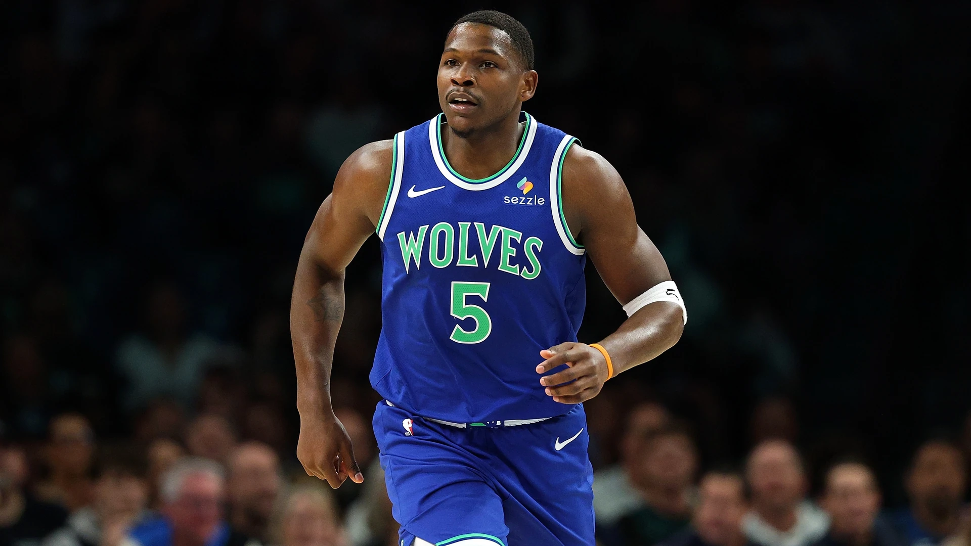Anthony Edwards trong màu áo Minnesota Timberwolves số 5.