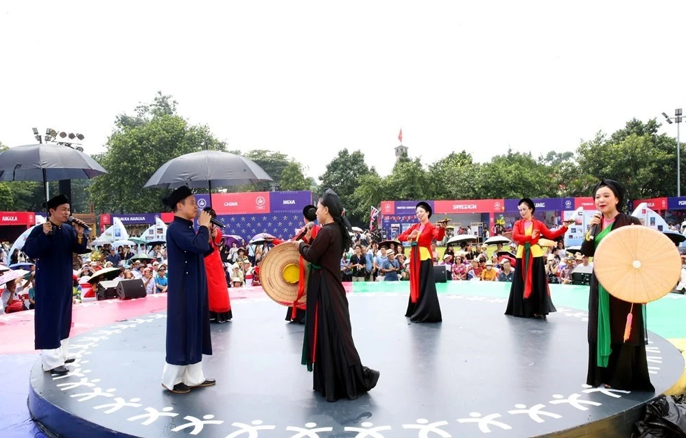 Artists performing traditional Vietnamese culture