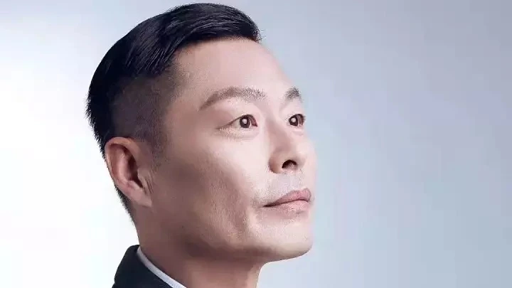 Image illustrating Chinese actor Vuong Tan Phuong has died at 54 while working on a short-form production in Xi'an.
