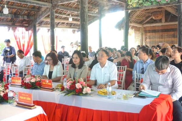 Các đại biểu dự hội nghị kết nối du lịch tại Chuyên Mỹ, Hà Nội.