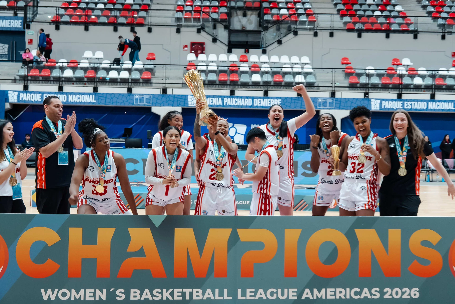 Bay Area Phoenix nâng cúp vô địch Women's Basketball League Americas 2026.