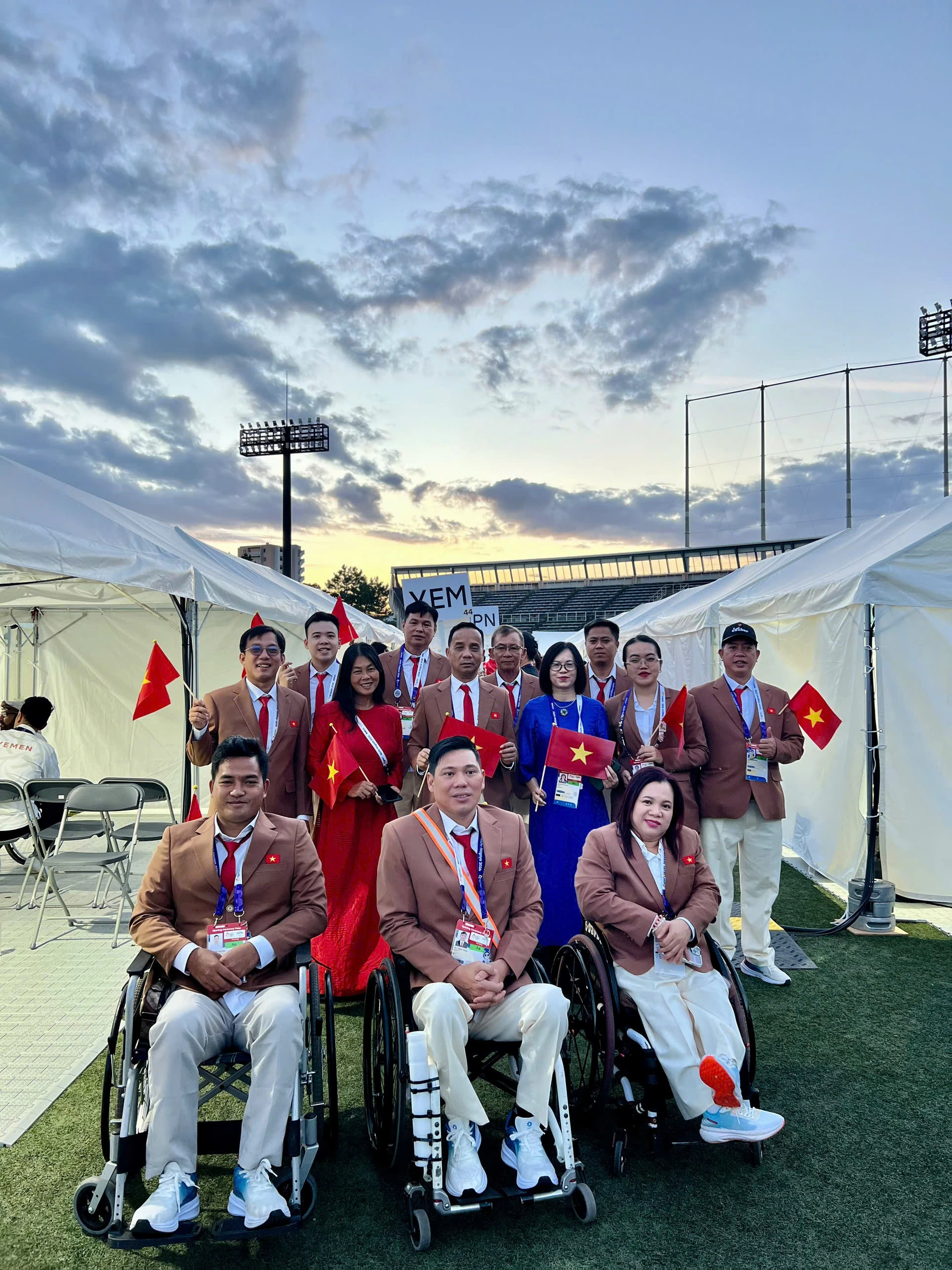 Vietnam's para-sports delegation in a photograph at the 2026 Asian Para Games.