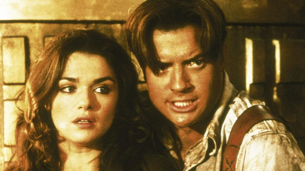 Rachel Weisz và Brendan Fraser trong The Mummy Returns năm 2001.