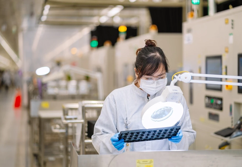 Sản xuất tại nhà máy Intel ở Khu Công nghệ cao TP.HCM.