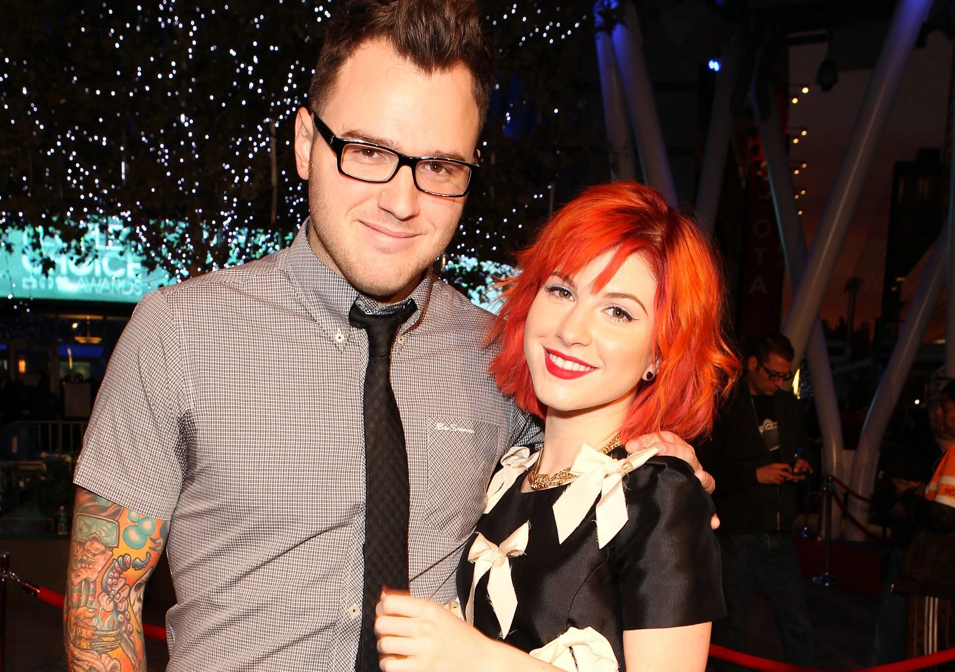 Chad Gilbert và Hayley Williams tại People's Choice Awards năm 2010.