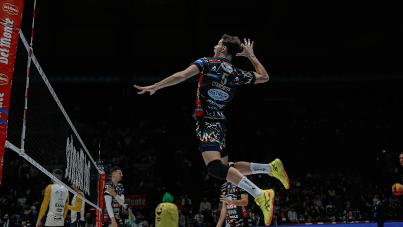Ảnh thi đấu SuperLega do Volleyball World dùng trong bài giới thiệu VBTV và trò chơi Fantasy.