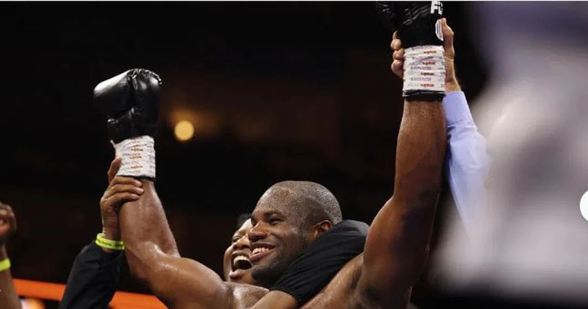 Daniel Dubois trong ảnh minh họa bản tin bảo vệ đai WBO của Tuổi Trẻ.