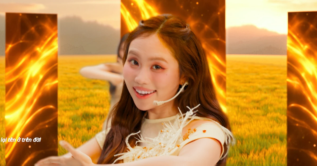 Phuong My Chi in a publicity image for Gao cua ta.