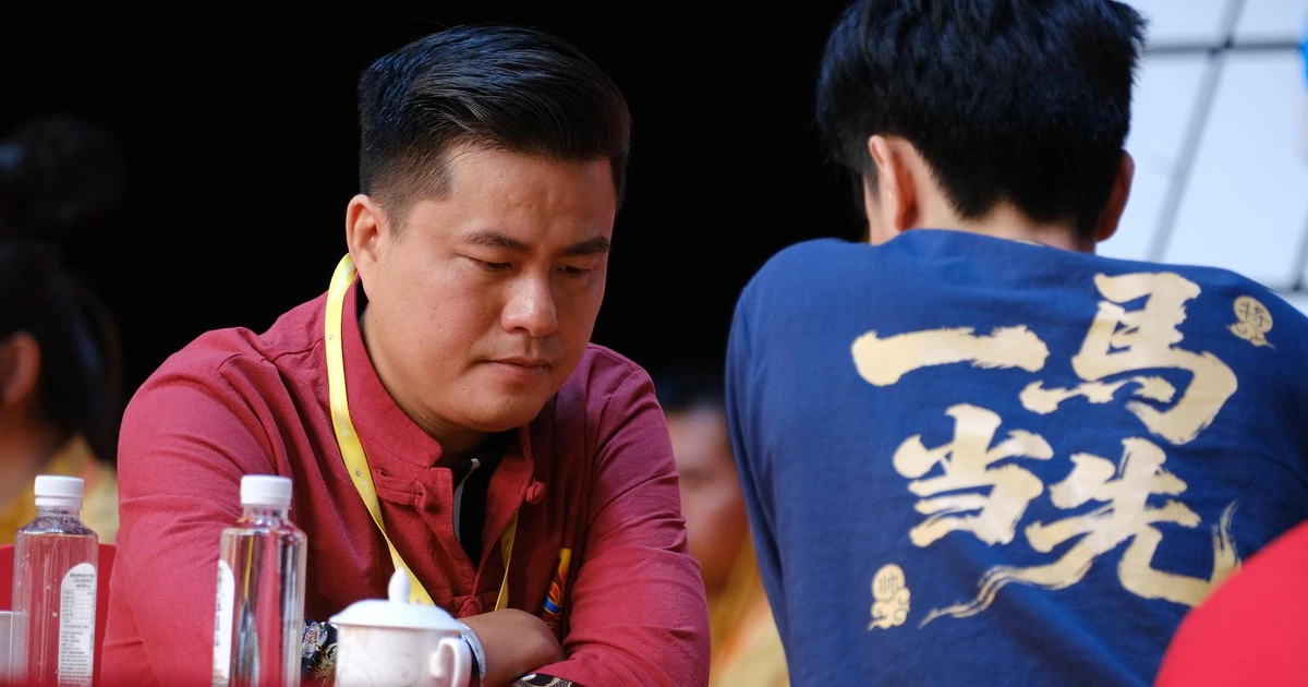 Lại Lý Huynh thi đấu tại giải cờ tướng trong ảnh do nguồn đăng.