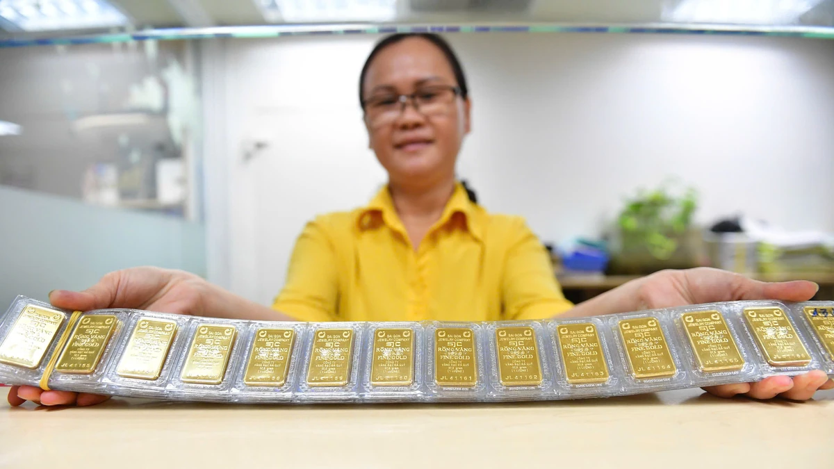 Vàng miếng tại cửa hàng; ảnh minh họa.