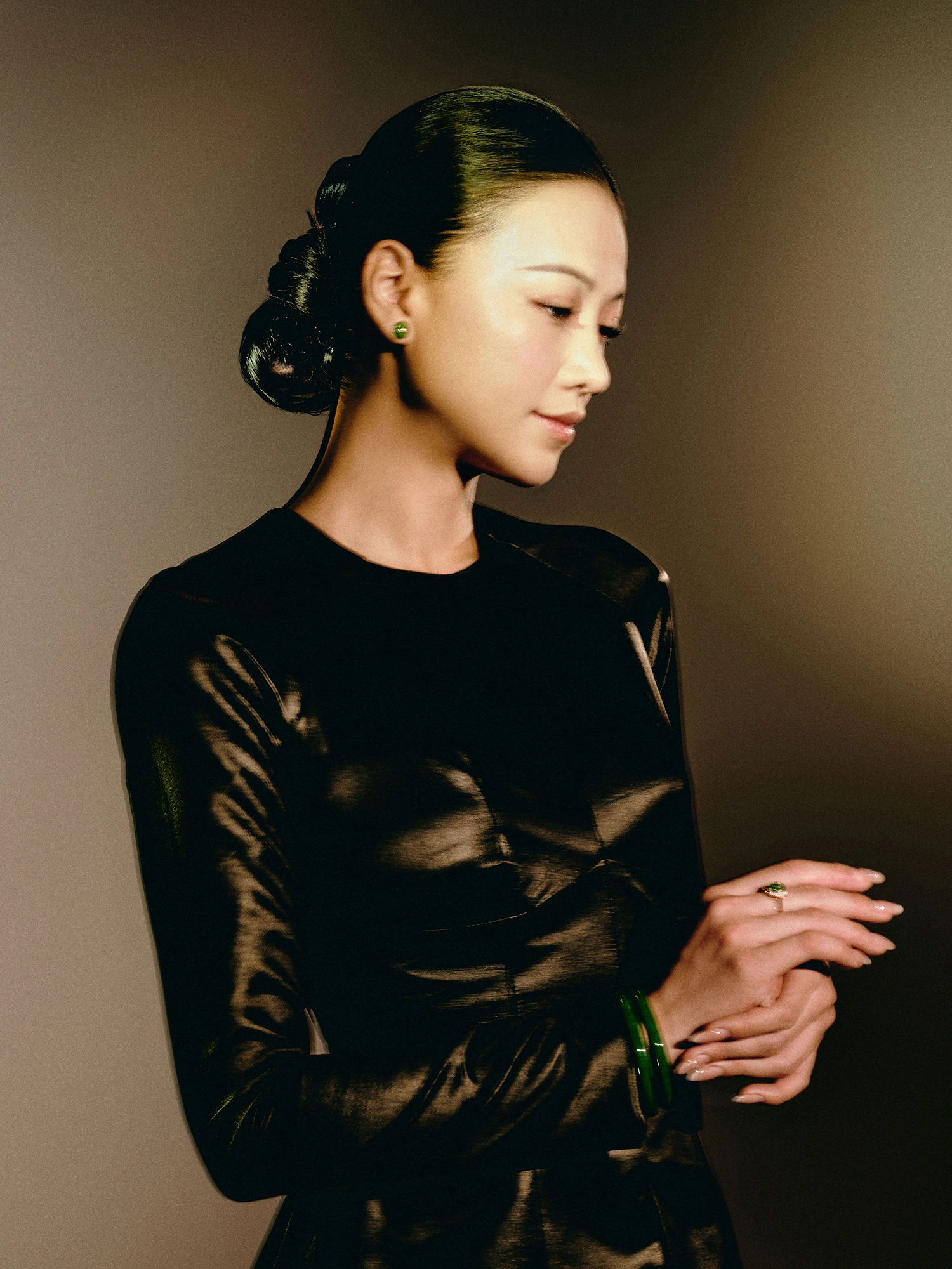 Phuong Khanh wears Nguyen Minh Cong's ao ba ba design.