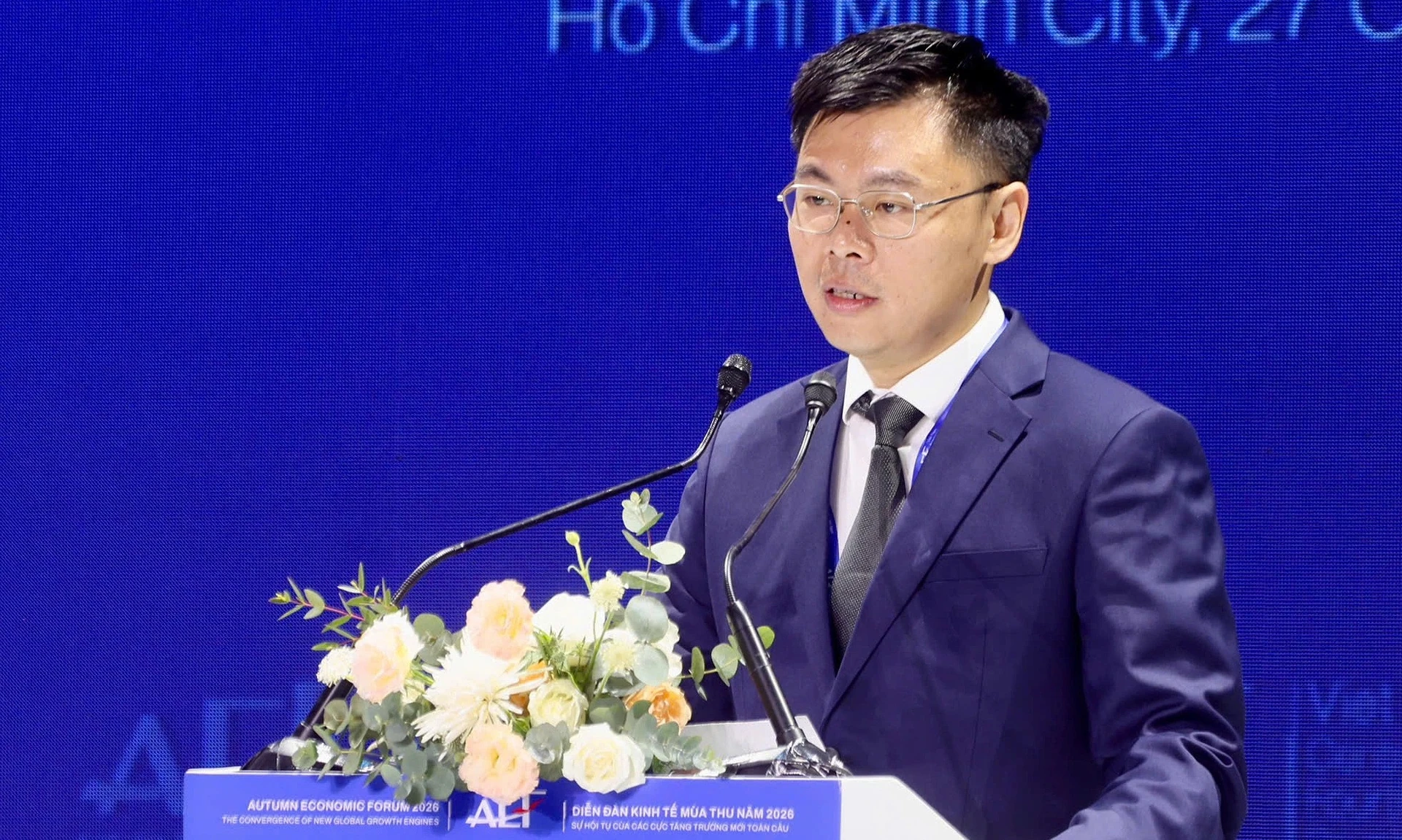 Ho Chi Minh City People's Committee vice chairman Trương Minh Huy Vũ speaks at the Autumn Economic Forum 2026 on the morning of 27 October 2026.