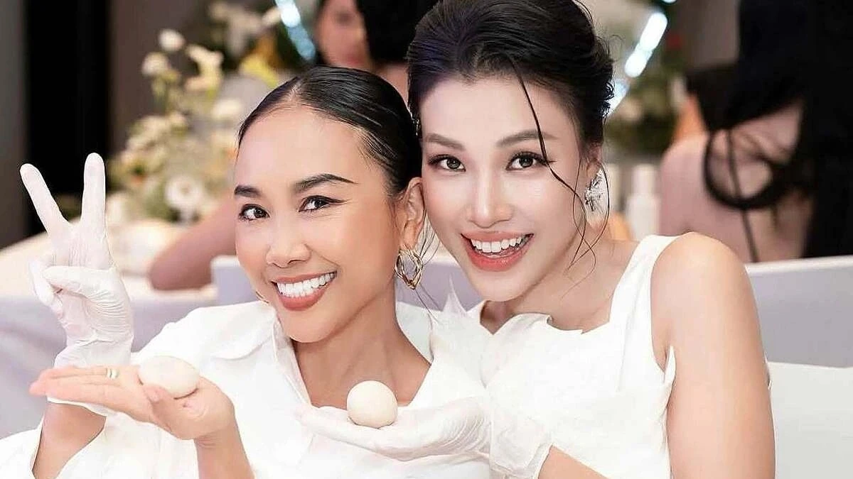 Đoan Trang and Hoàng Oanh posing together