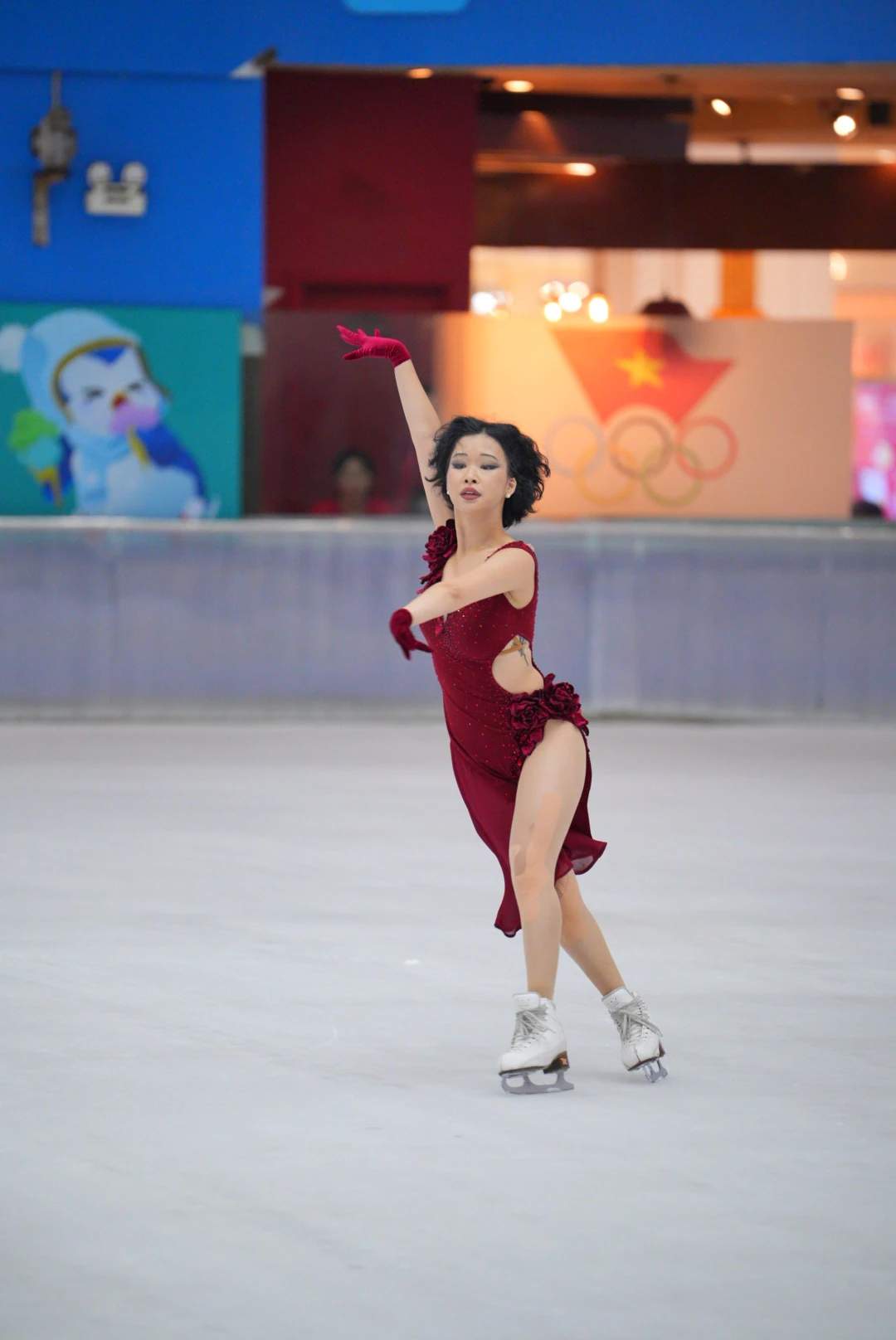 Trần Khánh Linh biểu diễn nội dung Solo Ice Dance tại giải trẻ quốc gia 2026.