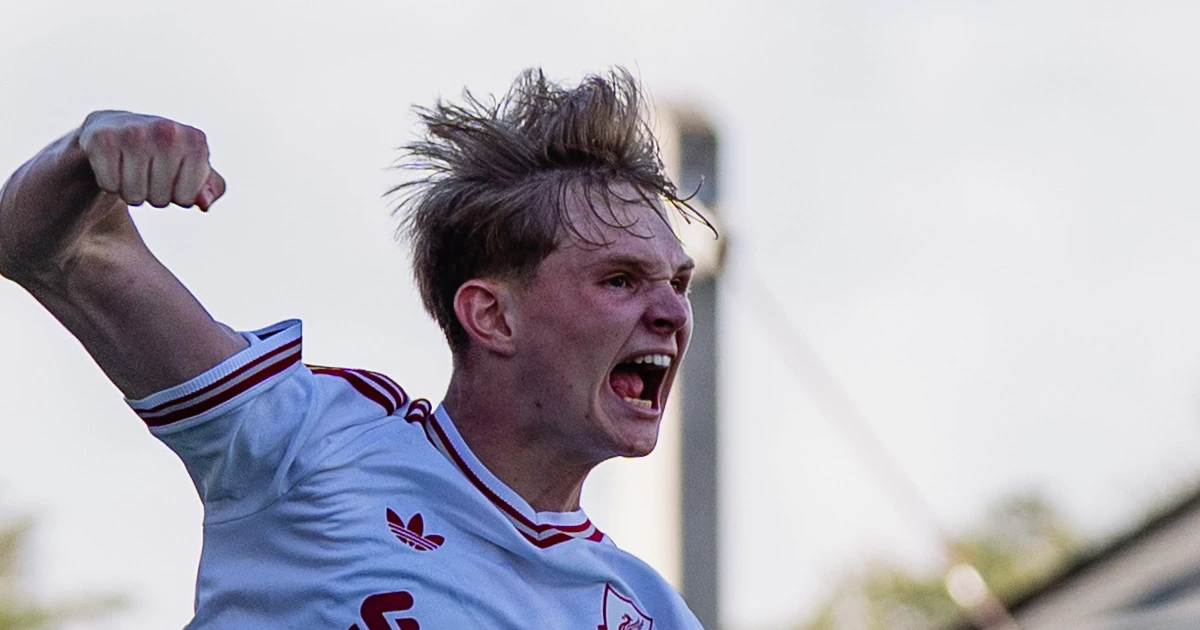 Một cầu thủ Liverpool U19 ăn mừng trong bài tường thuật trận thắng LASK.
