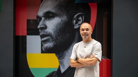 Andrés Iniesta trong ảnh chân dung do nguồn đăng tải.