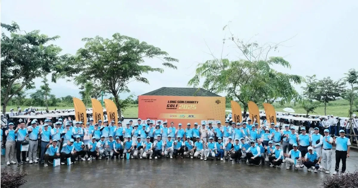 Ảnh tập thể giải golf thiện nguyện Long Sơn năm 2025.